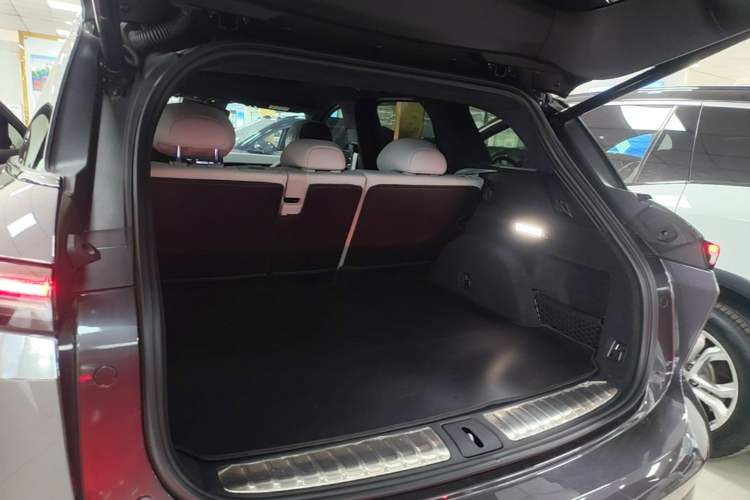 Used Nio ES6 2024 75 kWh Trunk
