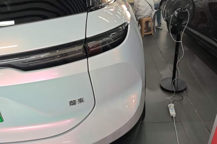 Used Nio ES6 2024 75 kWh Right Rear Taillight