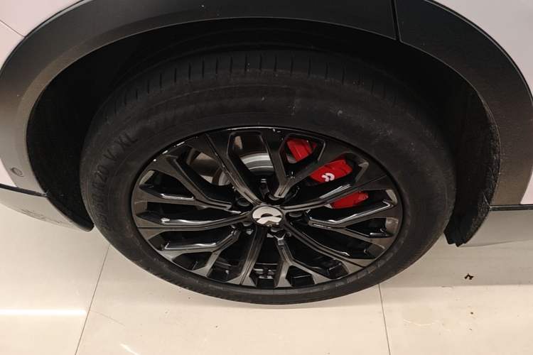 Used Nio ES6 2024 75 kWh Right Rear Wheel Hub