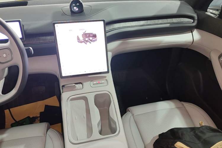 Used Nio ES6 2024 75 kWh Audio And AC Panel