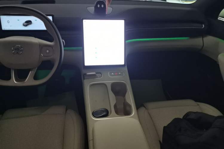 Used Nio ES6 2024 75 kWh Audio And AC Panel