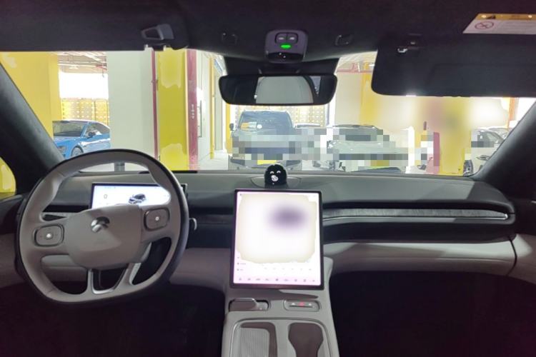 Used Nio ES6 2024 75 kWh Center Console