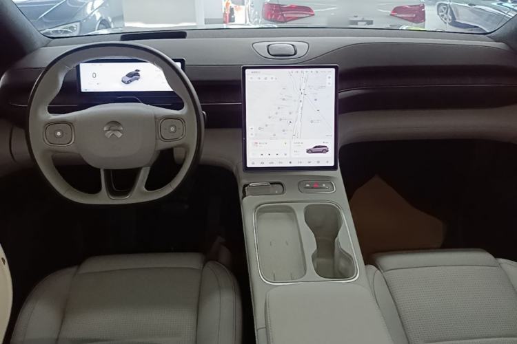 Used Nio ES6 2024 75 kWh Center Console