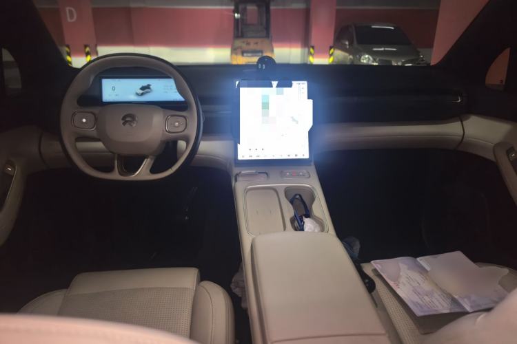 Used Nio ES6 2024 75 kWh Center Console