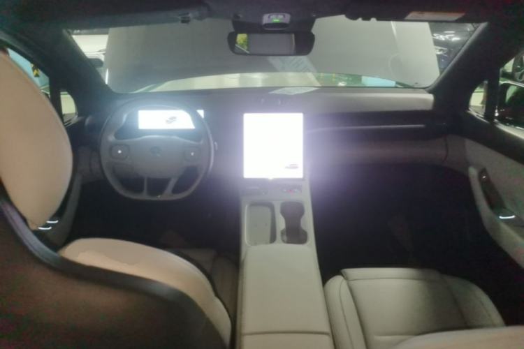 Used Nio ES6 2024 75 kWh Center Console