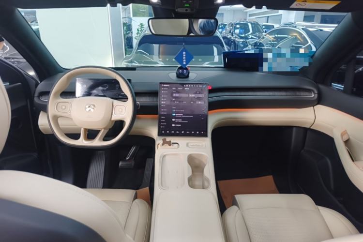 Used Nio ES6 2024 75 kWh Center Console