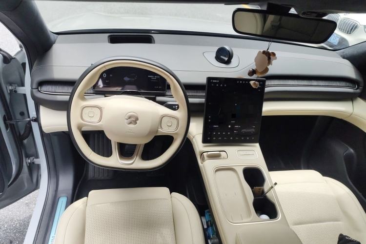Used Nio ES6 2024 75 kWh Center Console