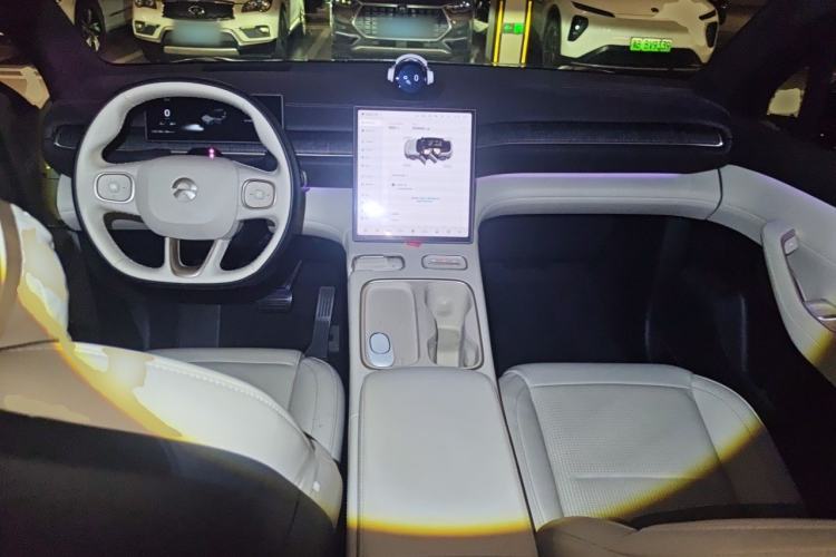 Used Nio ES6 2024 75 kWh Center Console