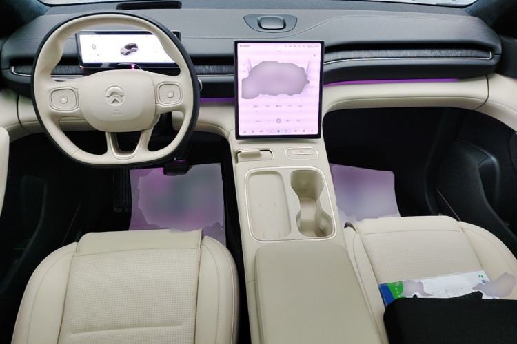 Used Nio ES6 2024 75 kWh Center Console