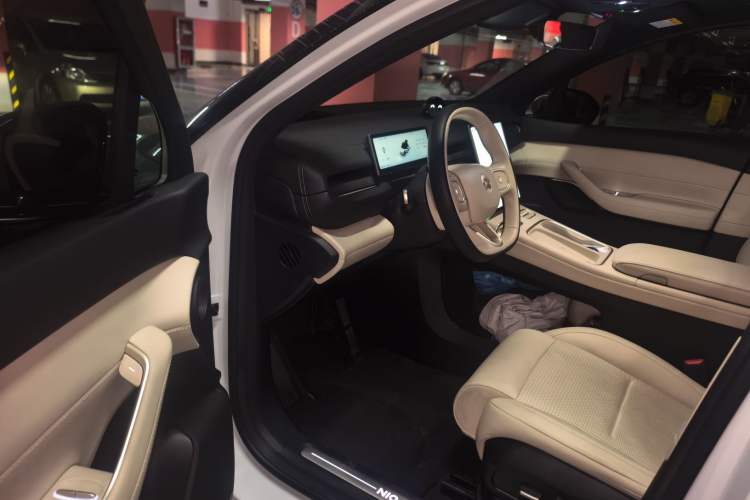 Used Nio ES6 2024 75 kWh Driver Seat