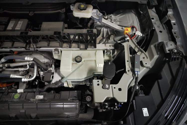 Used Nio ES6 2024 75 kWh Engine Bay Left