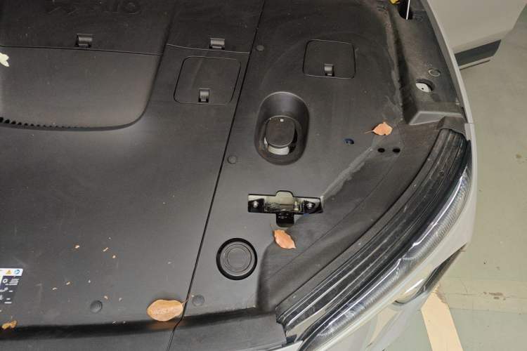 Used Nio ES6 2024 75 kWh Engine Bay Left