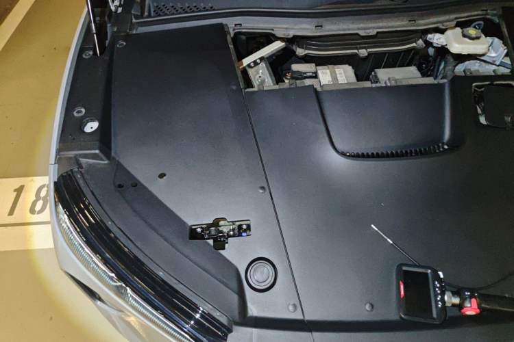 Used Nio ES6 2024 75 kWh Engine Bay Right