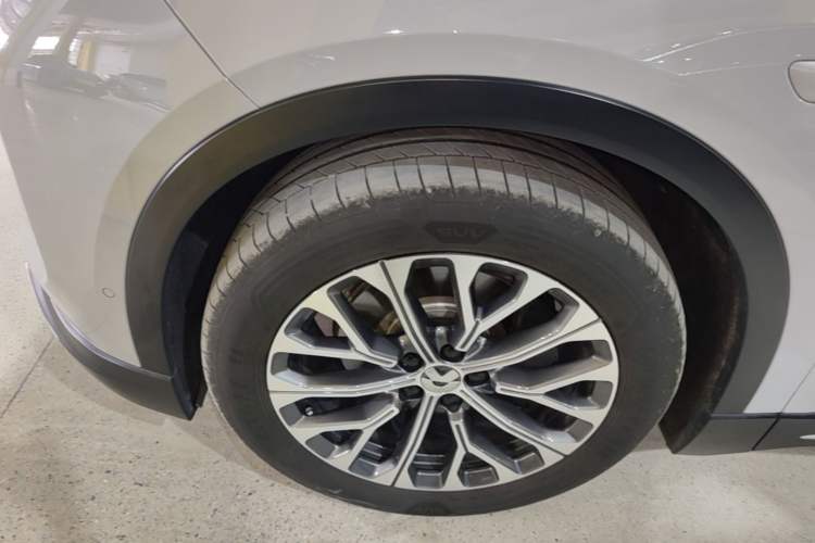 Used Nio ES6 2024 75 kWh Exterior 4