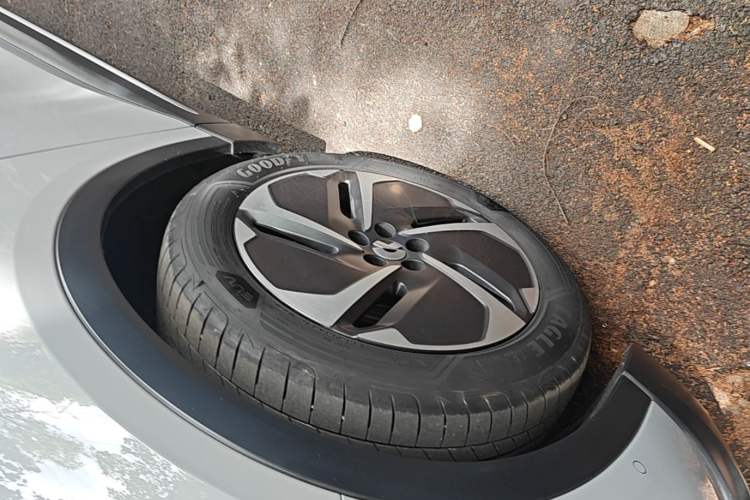 Used Nio ES6 2024 75 kWh Exterior 4