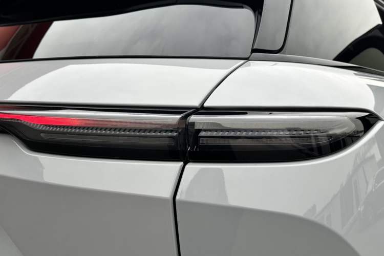 Used Nio ES6 2024 75 kWh Exterior 9