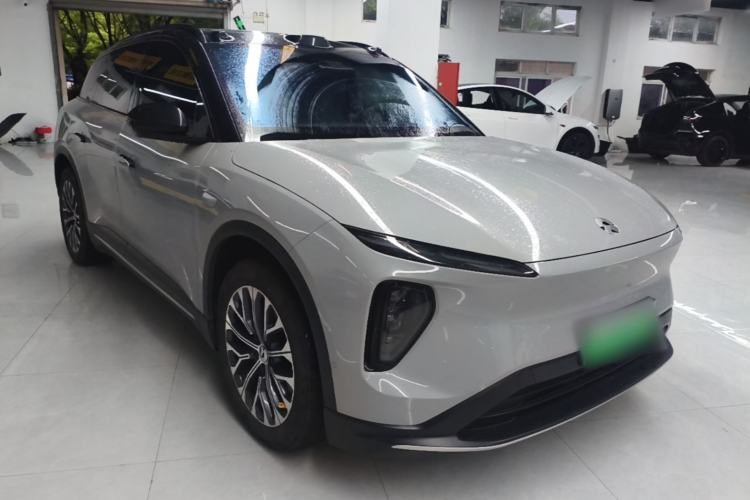 Used Nio ES6 2024 75 kWh Front Right 45 Deg