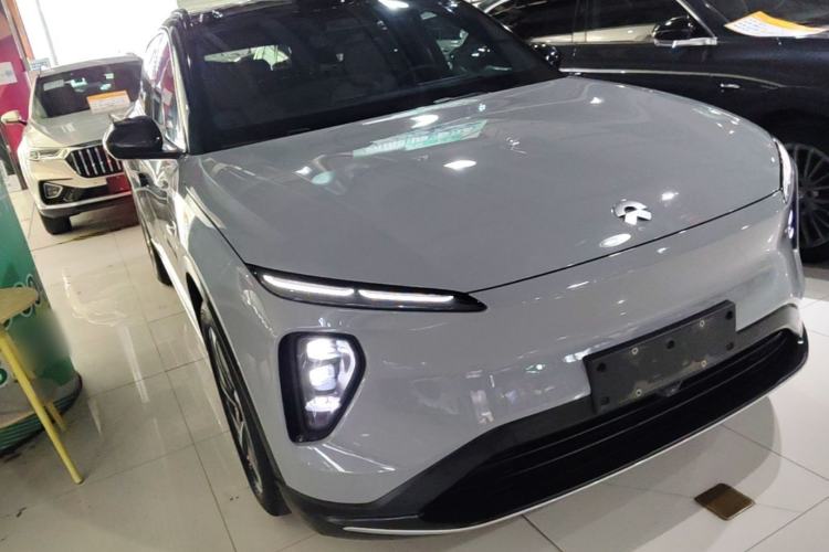 Used Nio ES6 2024 75 kWh Front Right 45 Deg