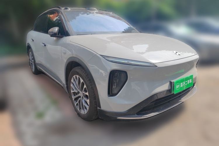 Used Nio ES6 2024 75 kWh Front Right 45 Deg