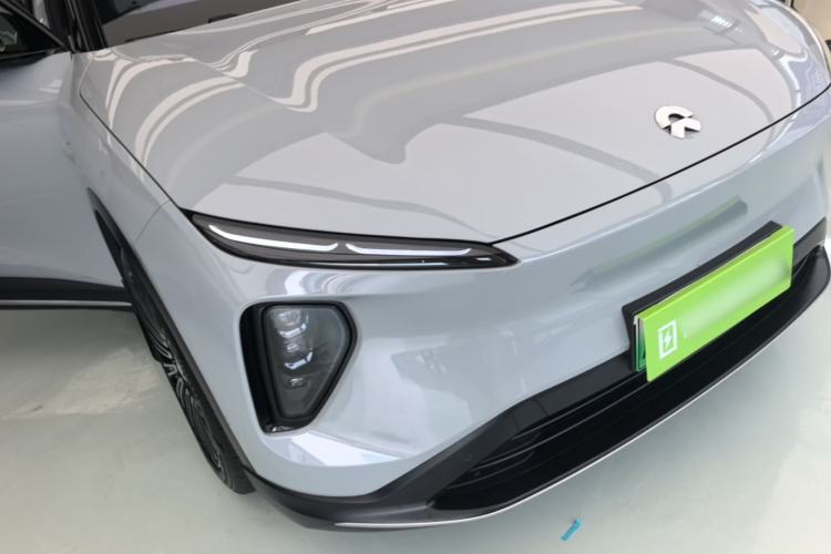 Used Nio ES6 2024 75 kWh Front Right 45 Deg