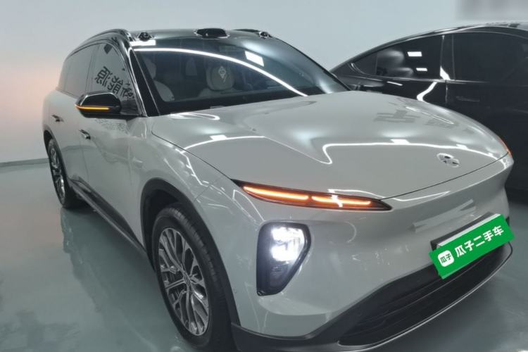 Used Nio ES6 2024 75 kWh Front Right 45 Deg