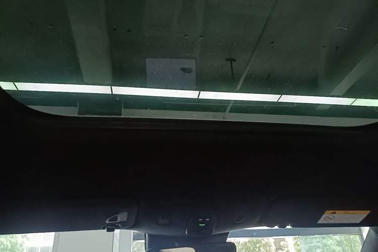 Used Nio ES6 2024 75 kWh Headliner