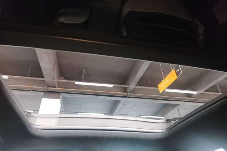 Used Nio ES6 2024 75 kWh Headliner