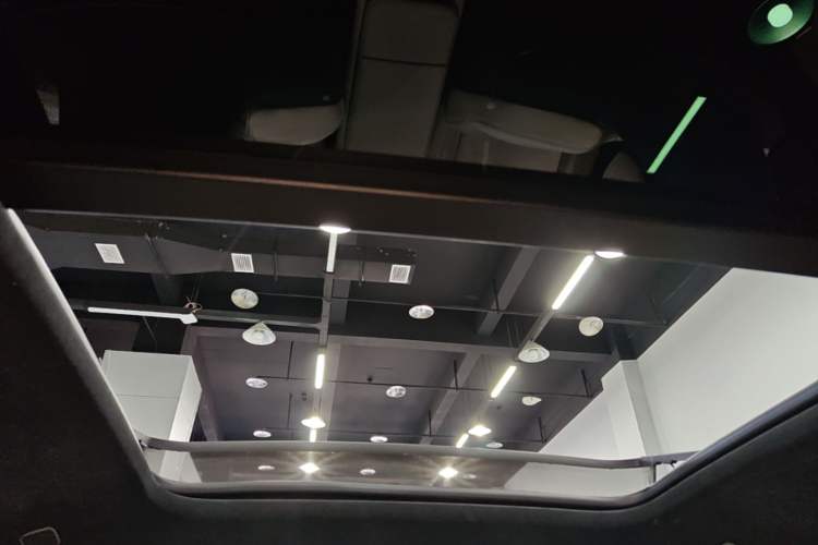 Used Nio ES6 2024 75 kWh Headliner