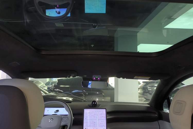 Used Nio ES6 2024 75 kWh Headliner