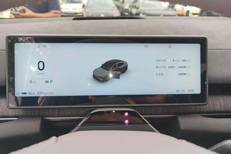 Used Nio ES6 2024 75 kWh Instrument Cluster