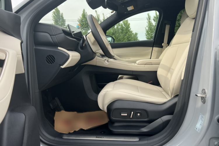 Used Nio ES6 2024 75 kWh Interior 1