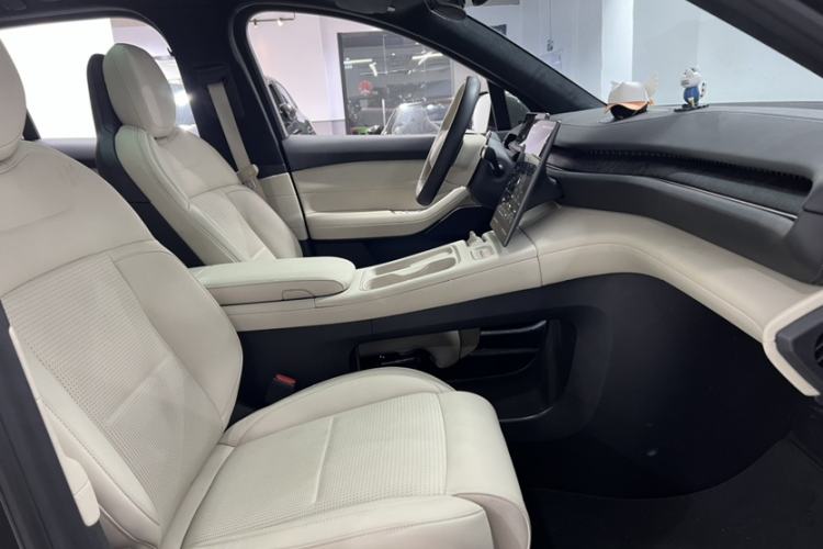 Used Nio ES6 2024 75 kWh Interior 1