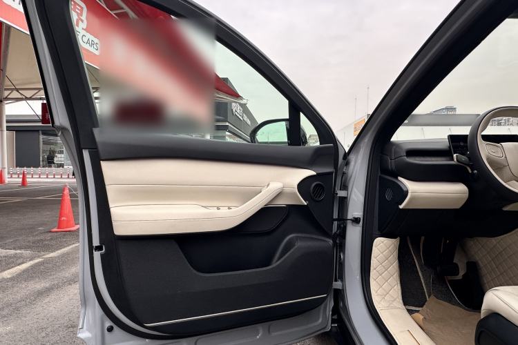 Used Nio ES6 2024 75 kWh Interior 1