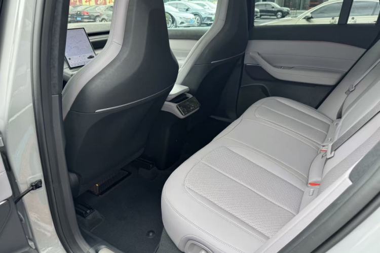 Used Nio ES6 2024 75 kWh Interior 2
