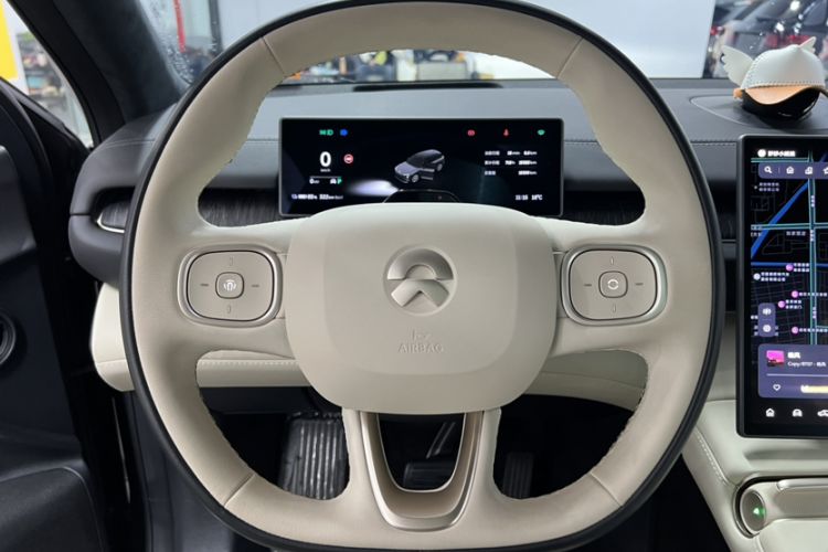 Used Nio ES6 2024 75 kWh Interior 3