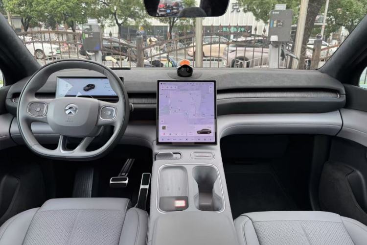 Used Nio ES6 2024 75 kWh Interior 3