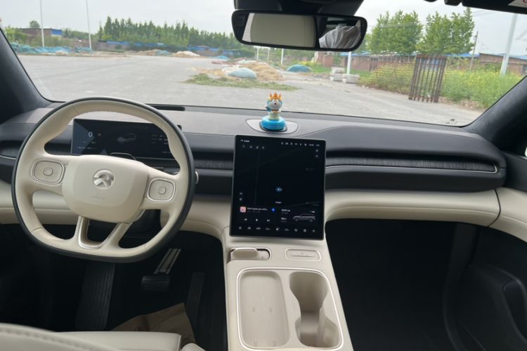 Used Nio ES6 2024 75 kWh Interior 4