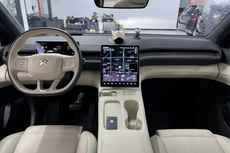 Used Nio ES6 2024 75 kWh Interior 5