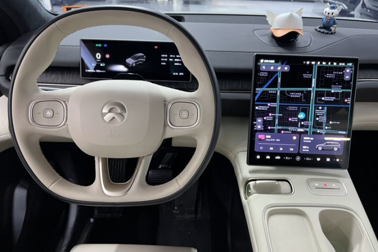 Used Nio ES6 2024 75 kWh Interior 7