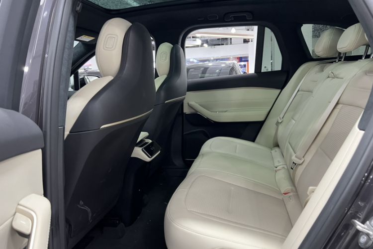 Used Nio ES6 2024 75 kWh Interior 8