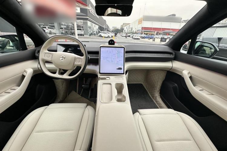 Used Nio ES6 2024 75 kWh Interior 8