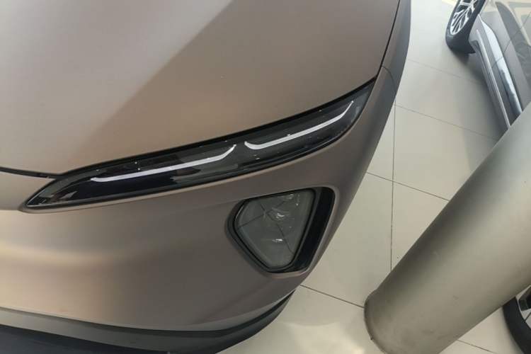 Used Nio ES6 2024 75 kWh Left Front Headlight