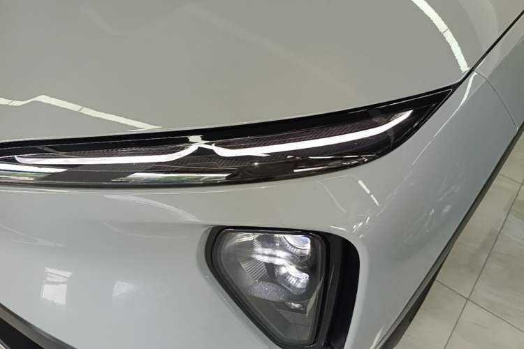Used Nio ES6 2024 75 kWh Left Front Headlight