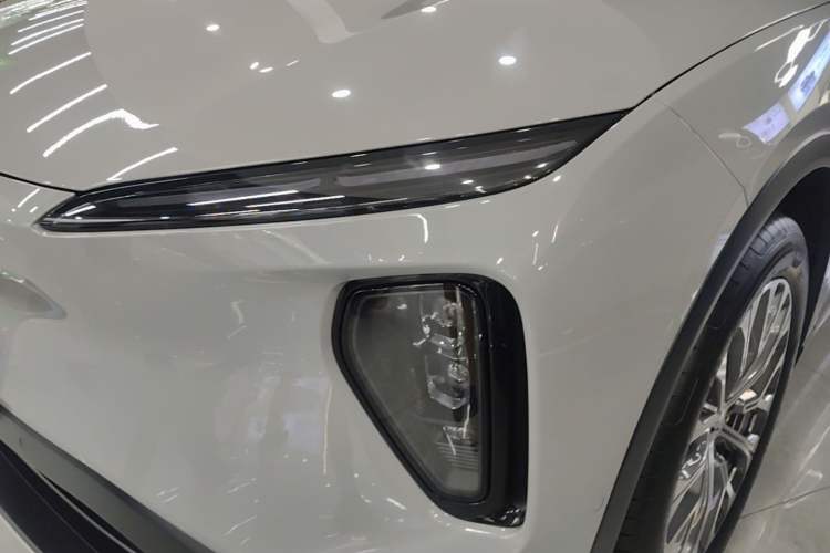 Used Nio ES6 2024 75 kWh Left Front Headlight