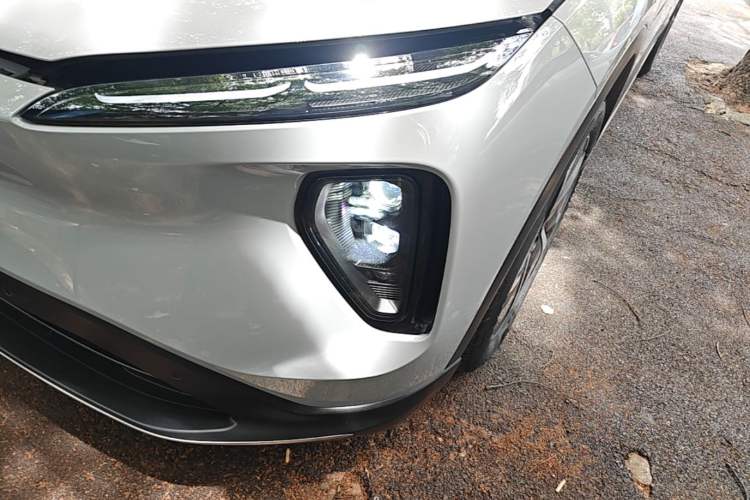 Used Nio ES6 2024 75 kWh Left Front Headlight