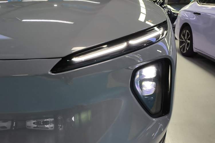 Used Nio ES6 2024 75 kWh Left Front Headlight
