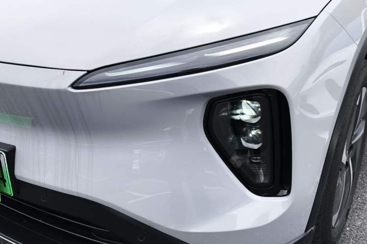 Used Nio ES6 2024 75 kWh Left Front Headlight