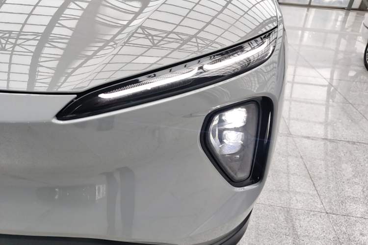 Used Nio ES6 2024 75 kWh Left Front Headlight