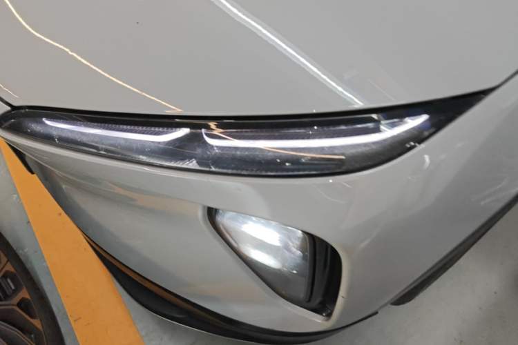 Used Nio ES6 2024 75 kWh Left Front Headlight