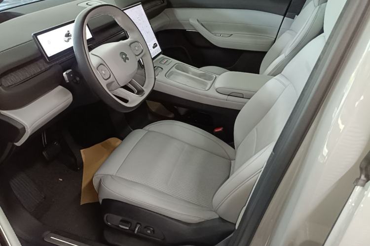 Used Nio ES6 2024 75 kWh Left Front Seat